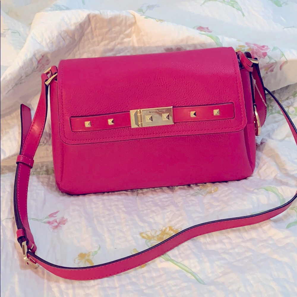Stunning Michael Kors Magenta handbag